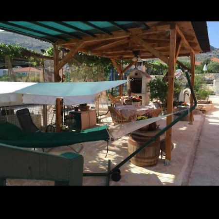 Holiday Home Listesi 1 โตรกีร์ ภายนอก รูปภาพ