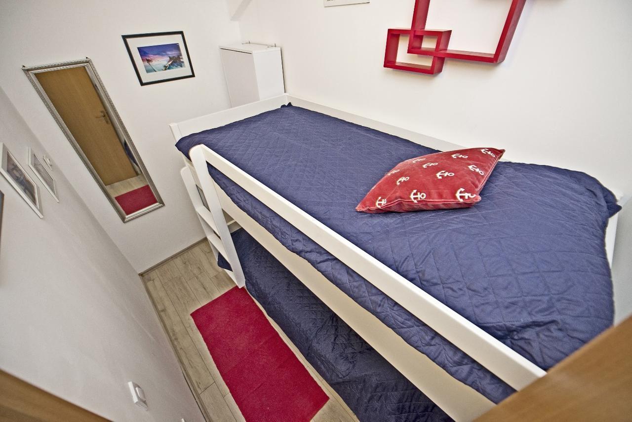 Holiday Home Listesi 1 โตรกีร์ ภายนอก รูปภาพ