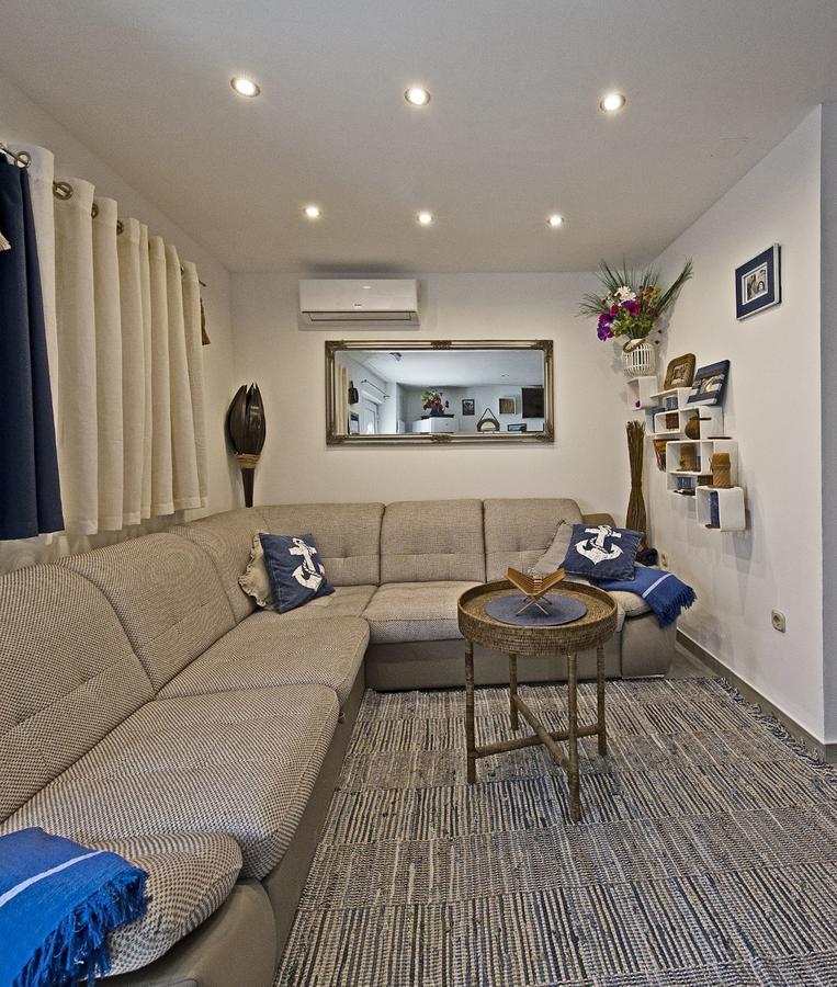 Holiday Home Listesi 1 โตรกีร์ ภายนอก รูปภาพ