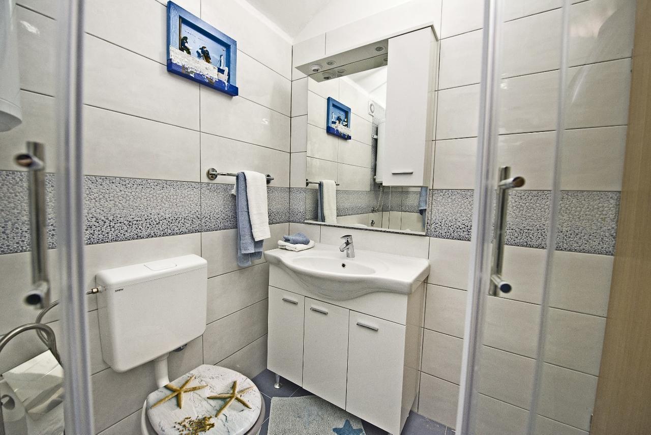 Holiday Home Listesi 1 โตรกีร์ ภายนอก รูปภาพ