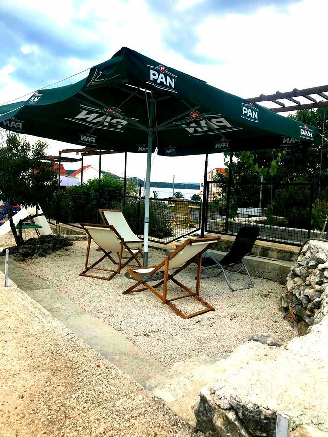 Holiday Home Listesi 1 โตรกีร์ ภายนอก รูปภาพ