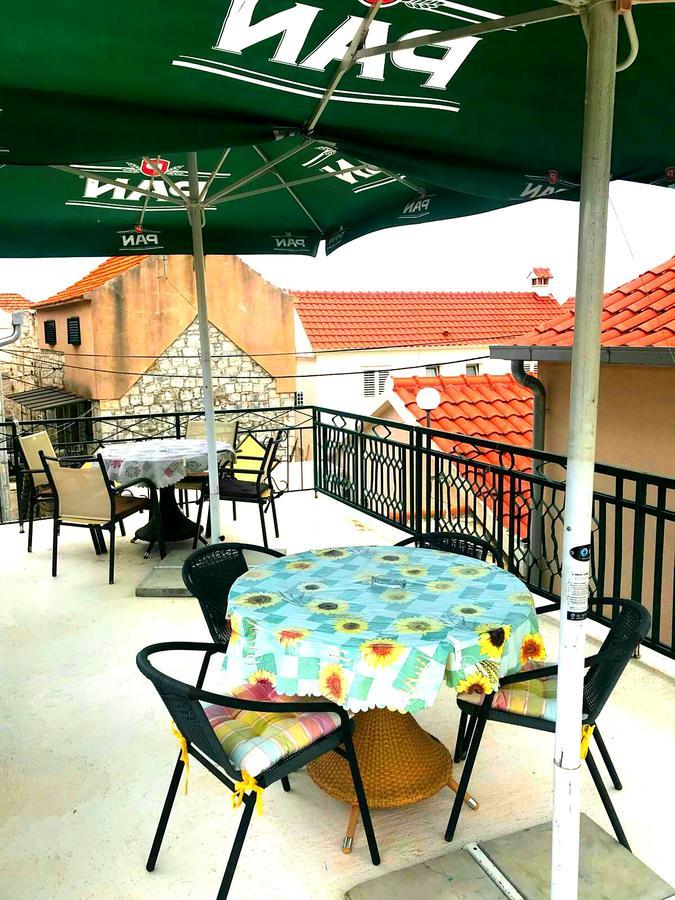 Holiday Home Listesi 1 โตรกีร์ ภายนอก รูปภาพ